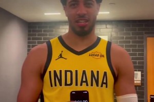 ??我們是來(lái)看小姐姐的，你個(gè)黃毛來(lái)?yè)屖裁寸R？