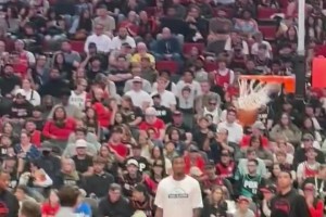 灑灑水啦！楊瀚森在球迷日三分訓練，穩(wěn)穩(wěn)命中！