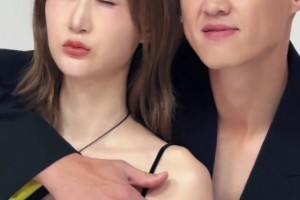 酷喔！周鵬攜嬌妻合拍視頻：中秋快樂，闔家幸福美滿！