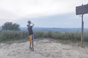 嚯！這大跳投在野球場可真不常見，絕對是大神??！