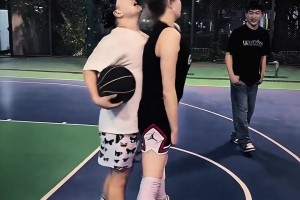 穿襠見多了，這么穿美女襠還是第一次見??