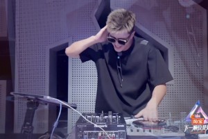 現(xiàn)在是郭舞王了哈！郭艾倫參加綜藝的開場舞來了~