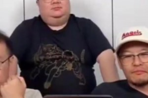 楊毅此前：就楊瀚森這表現(xiàn)，真說不好誰是首發(fā)，場均20分鐘能有！