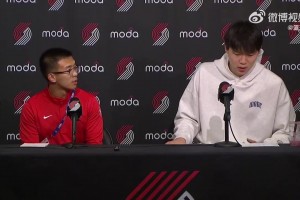 楊瀚森：我今天問(wèn)了教練很多問(wèn)題，我?guī)缀跛蟹矫娑即嬖诓蛔惆蓗