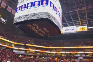 狂噓！上賽季在太陽領(lǐng)5000萬的比爾，回菲尼克斯被全場球迷噓