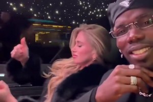 博格巴解禁了也沒見他有球踢，還天天帶著妹子四處玩耍~