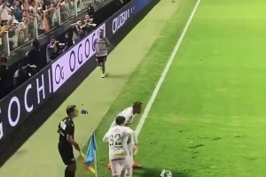 怎么內(nèi)馬爾的彩虹過人跟我一樣，看到他第二下都沒做出來有點難受